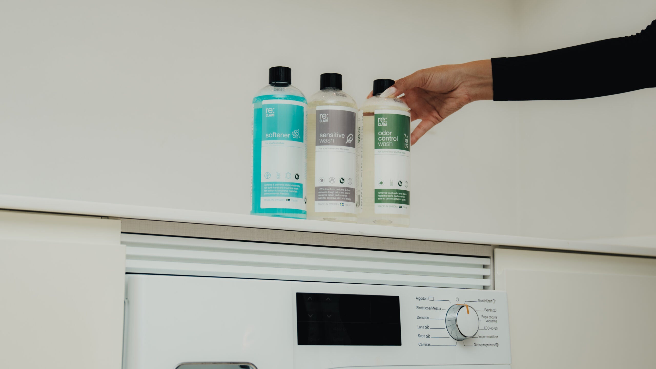 Flytande tvätt medel och sköljmedel